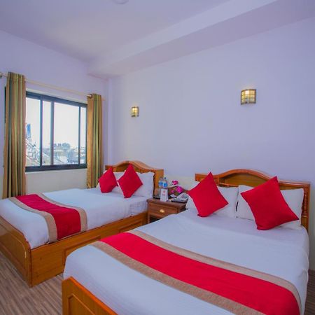 Oyo 255 White Zambala Hotel Катманду Екстер'єр фото