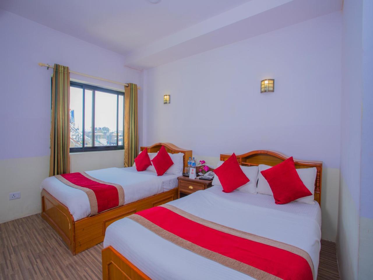 Oyo 255 White Zambala Hotel Катманду Екстер'єр фото