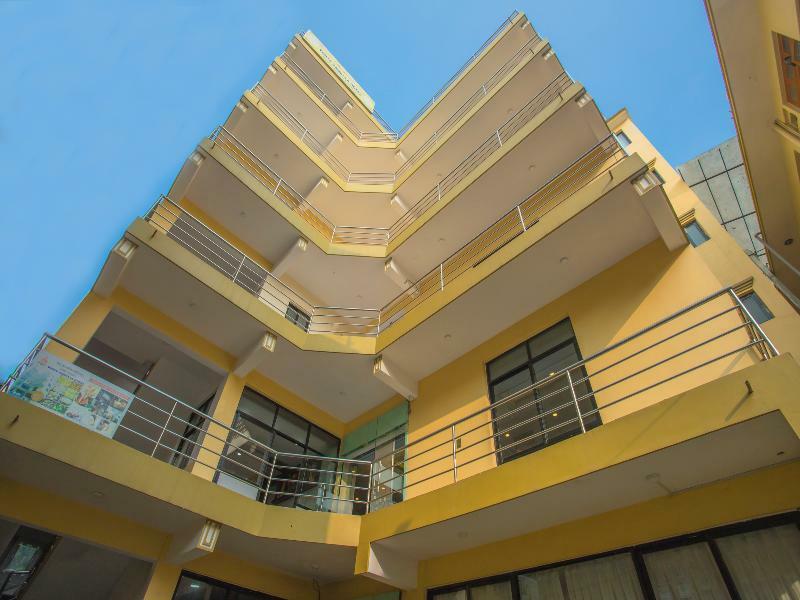 Oyo 255 White Zambala Hotel Катманду Екстер'єр фото