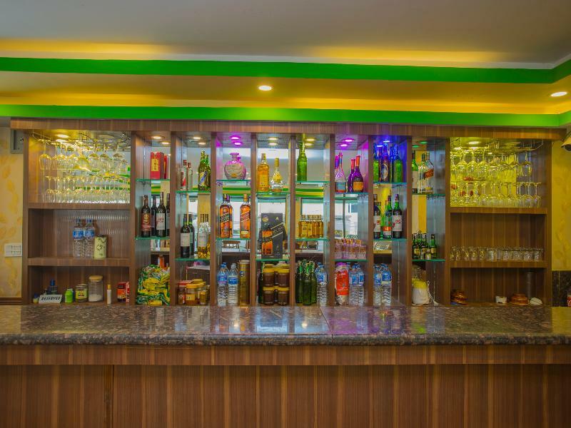 Oyo 255 White Zambala Hotel Катманду Екстер'єр фото